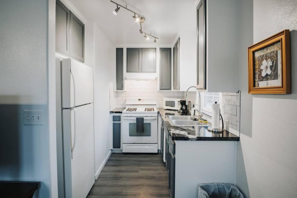 Gorgeous Upstairs Studio With Patio And Laundry Chico Eksteriør bilde