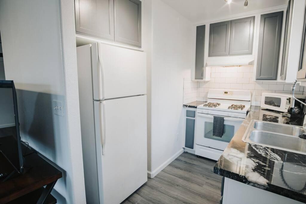 Gorgeous Upstairs Studio With Patio And Laundry Chico Eksteriør bilde