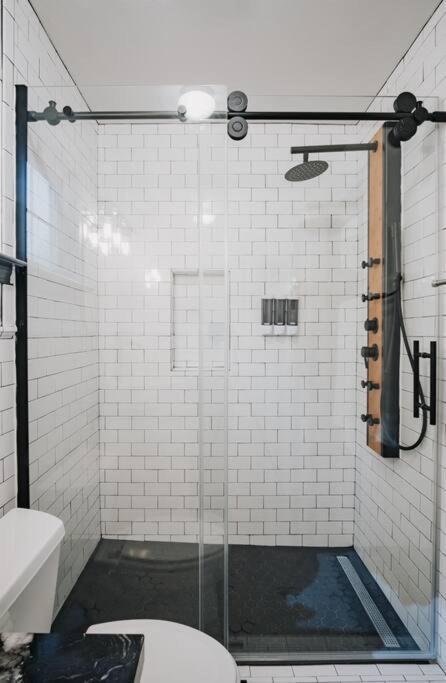 Gorgeous Upstairs Studio With Patio And Laundry Chico Eksteriør bilde